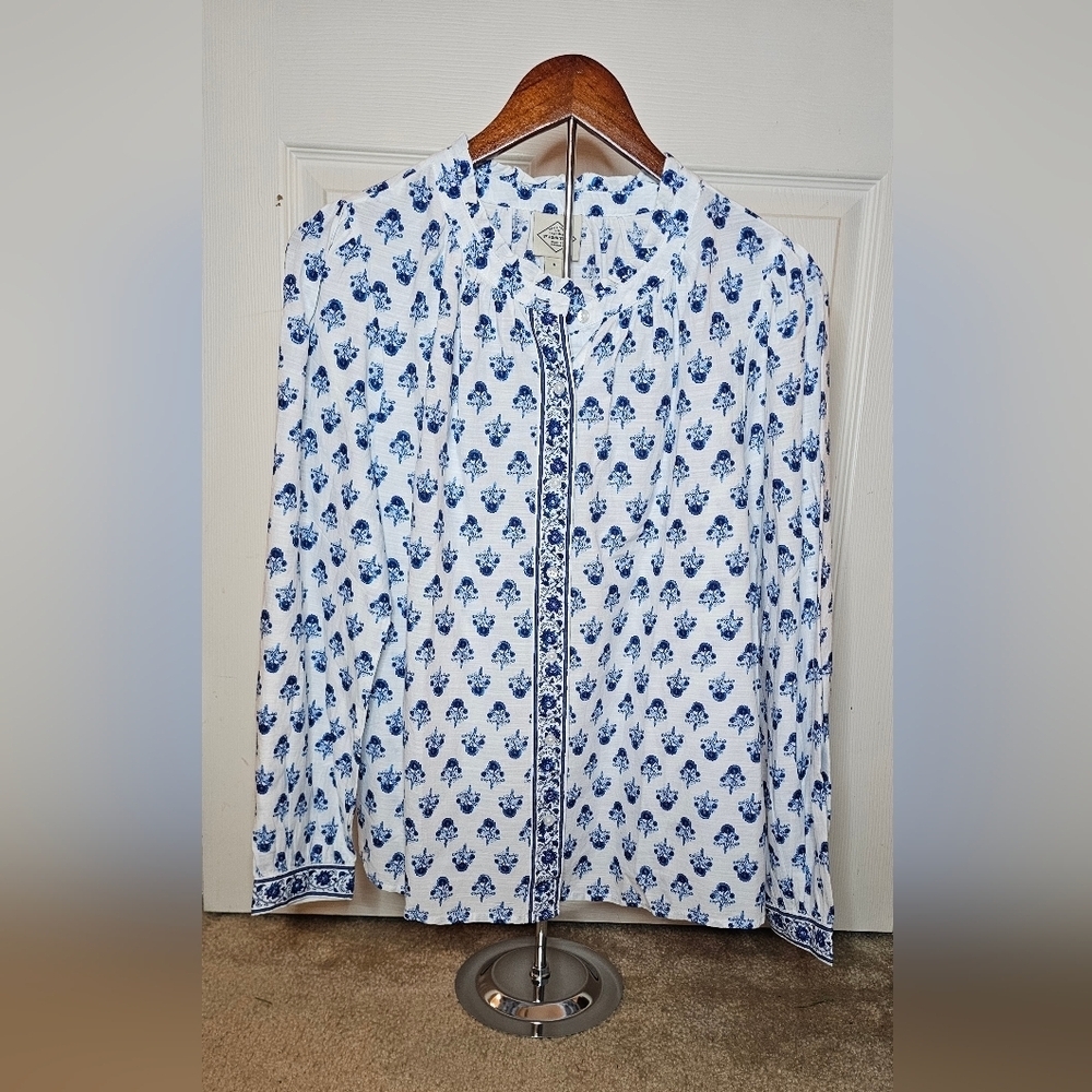 St. John’s Bay Blue & White Floral Long Sleeve Blouse - Size Small